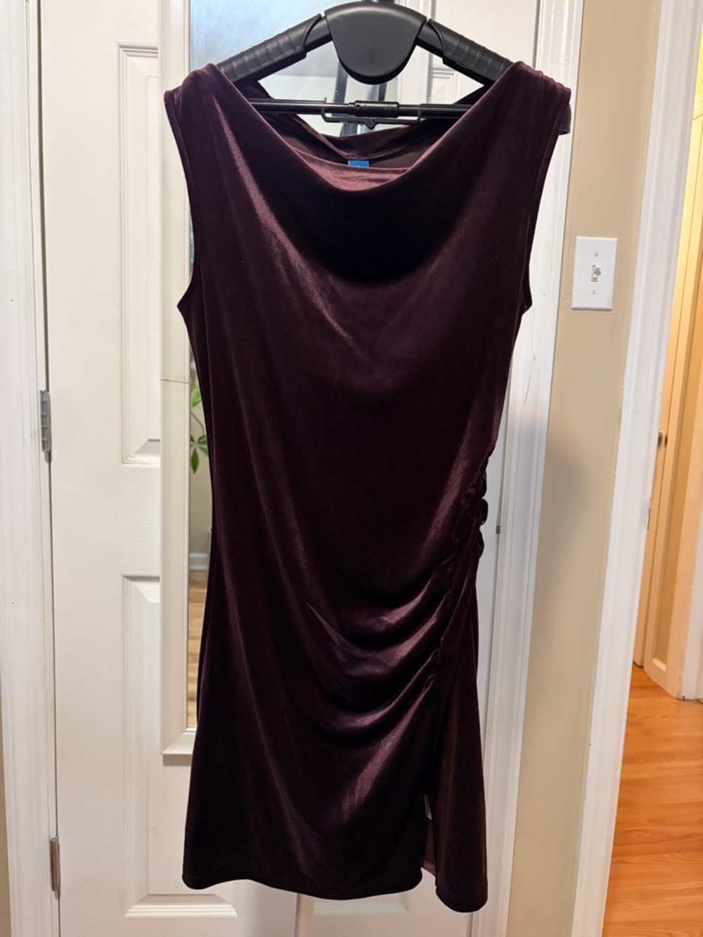 Off the Shoulder Ruched Velvet Mini Dress sz Small